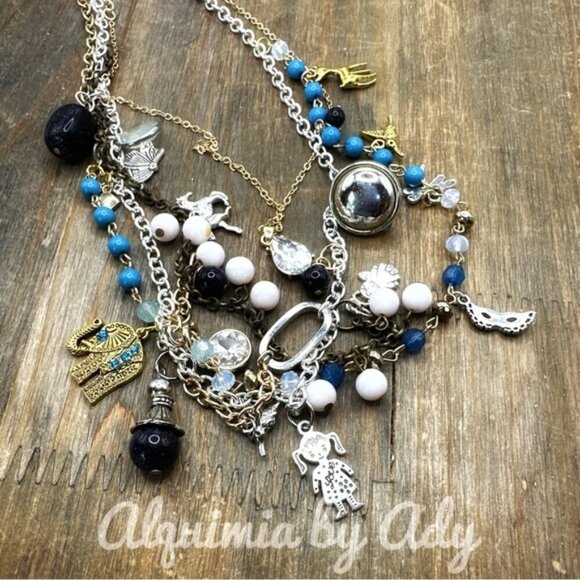 Layered charms maximalist necklace - Picture 3 of 7